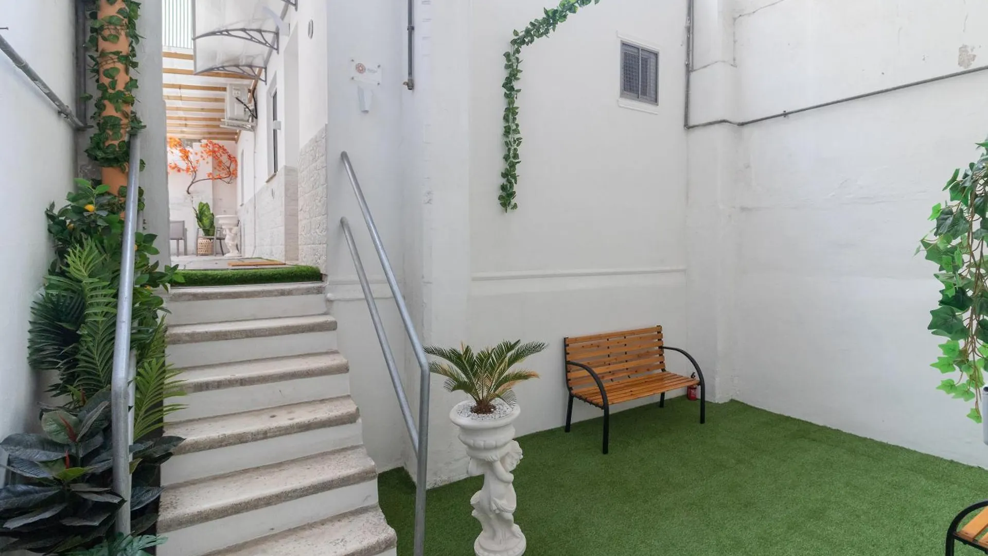 Aurisa Apartment Bari Itália